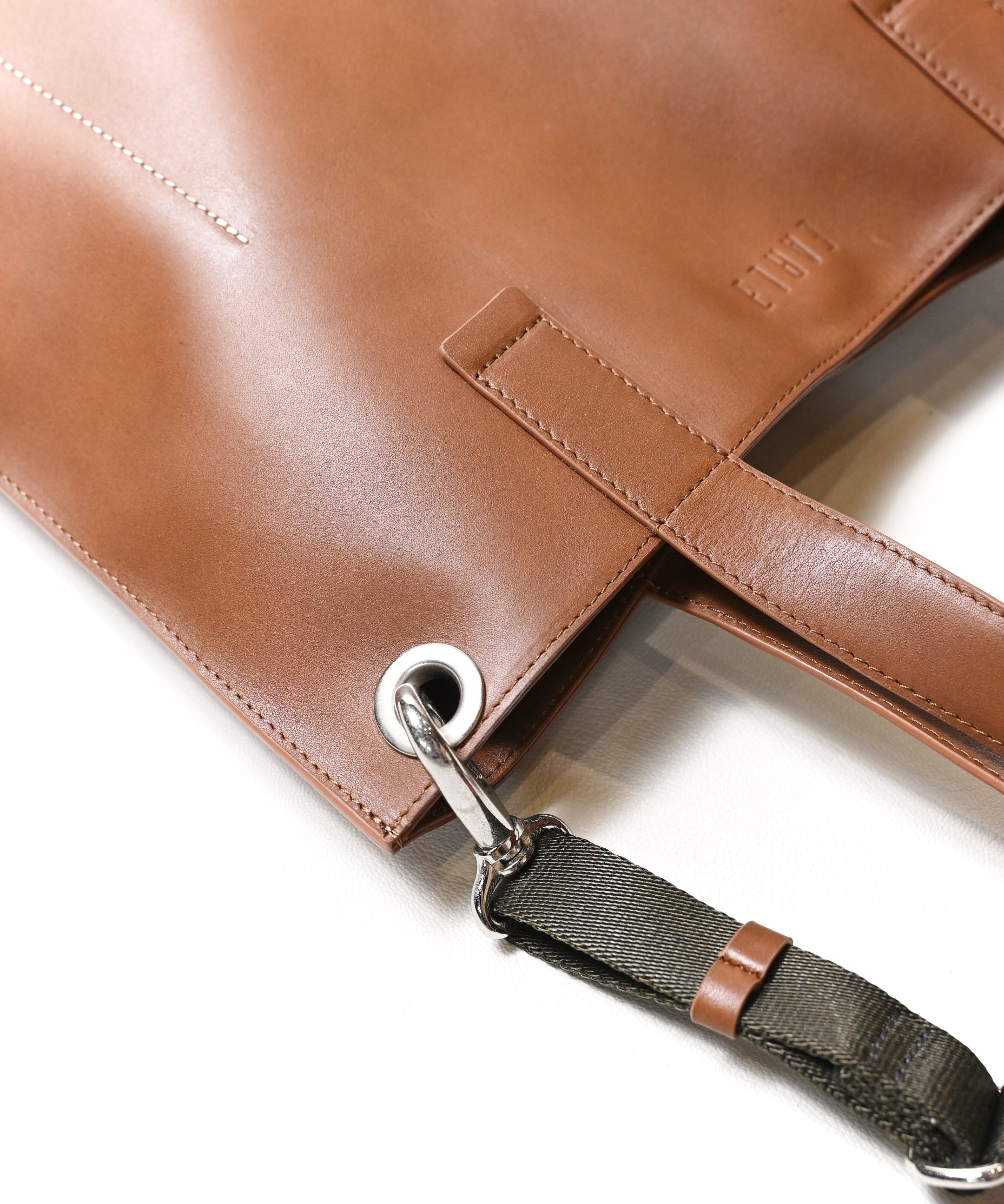 Shoe sole multi tote bag / ER3505