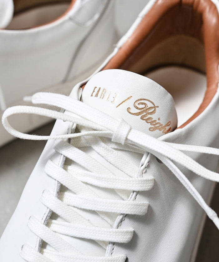 Hole cut sneakers / ER3402