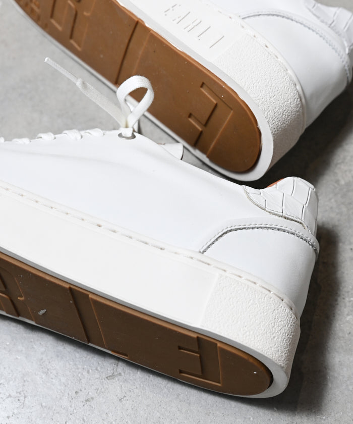 Hole cut sneakers / ER3402