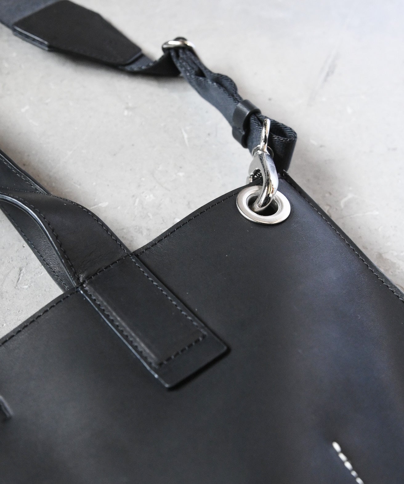 Shoe sole multi tote bag / ER3505