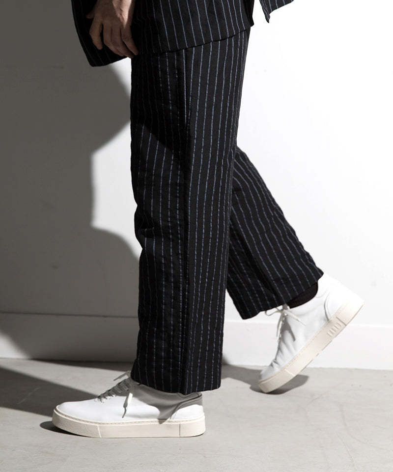 Hole cut sneakers / ER3402