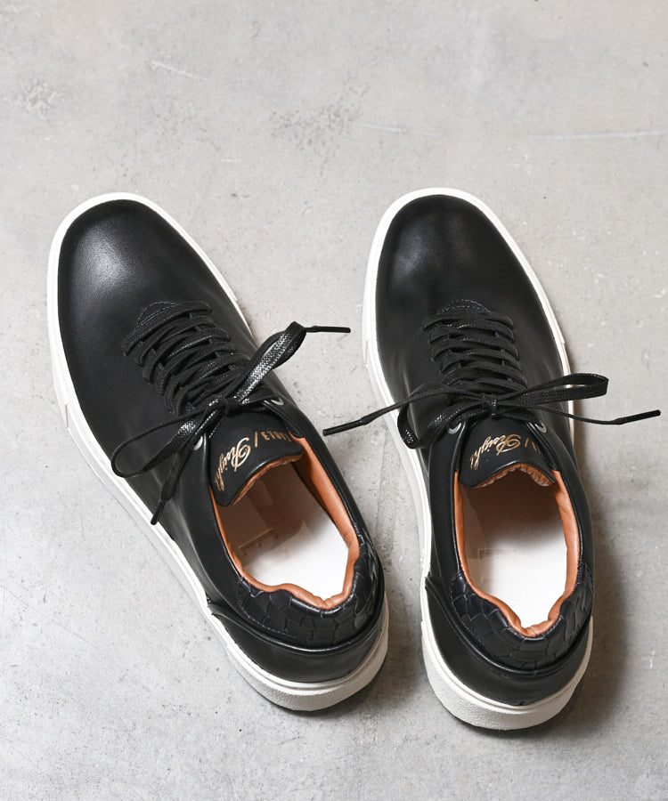 Hole cut sneakers / ER3402 – EARLE(アール)｜公式オンラインストア