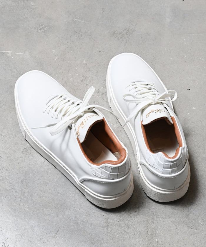 Hole cut sneakers / ER3402 – EARLE(アール)｜公式オンラインストア