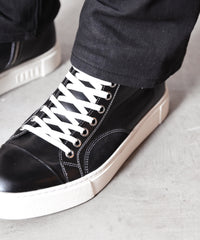 Classic lace-up sneakers / ER3408